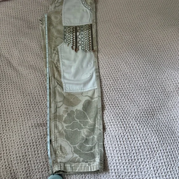 Pilcro by Anthropologie The Camp Wanderer Patchwork Embroidered Cargo Pant Sz 26 - Picture 13 of 13